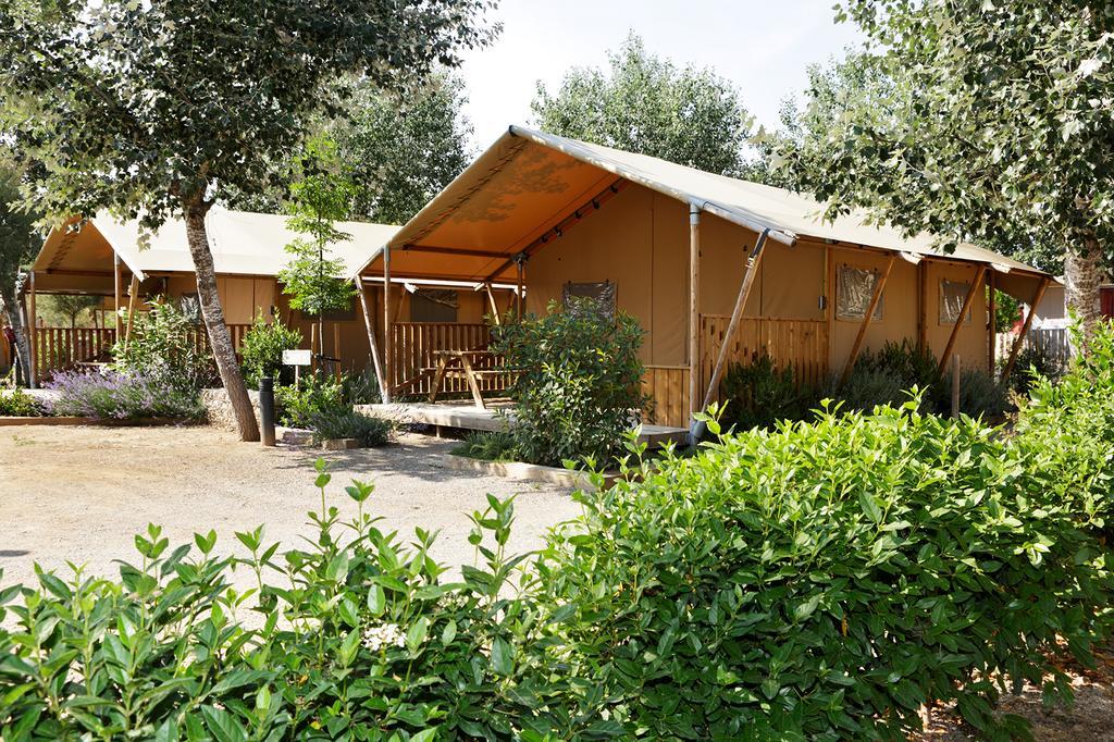 Camping Senia Riu Sant Pere Pescador Bagian luar foto
